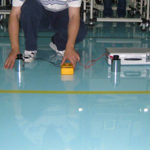 環(huán)氧樹脂防靜電平涂地坪
